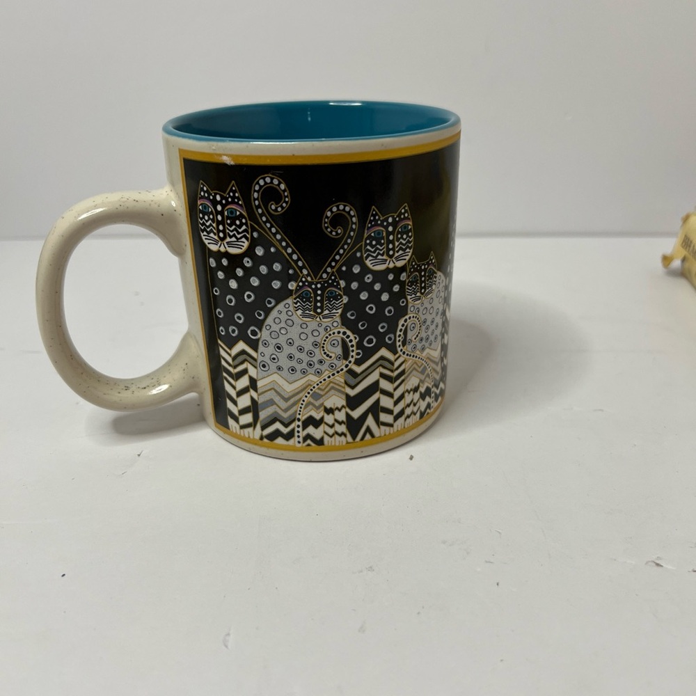 Laurel Burch Feline Family Portrait 2014 Ceramic Coffee Tea Mug Kitschy